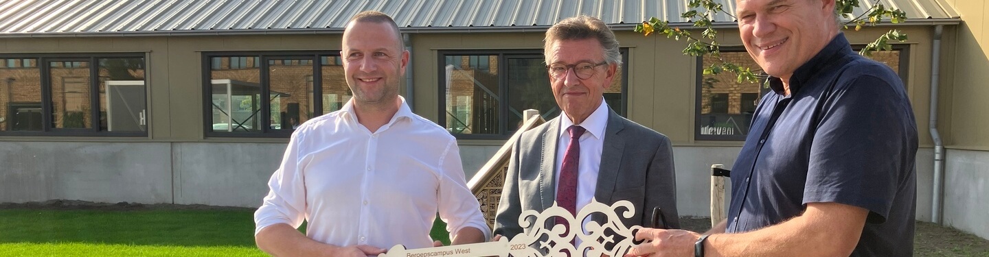 Sleuteloverdracht nieuwe praktijkloods van de Beroepscampus: een feestelijke mijlpaal